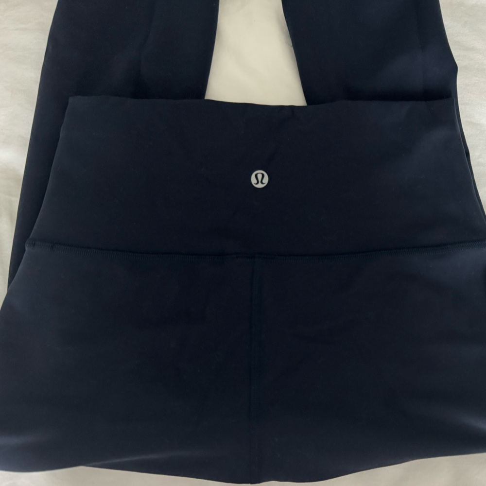 Lululemon wonder train navy leggings size 4